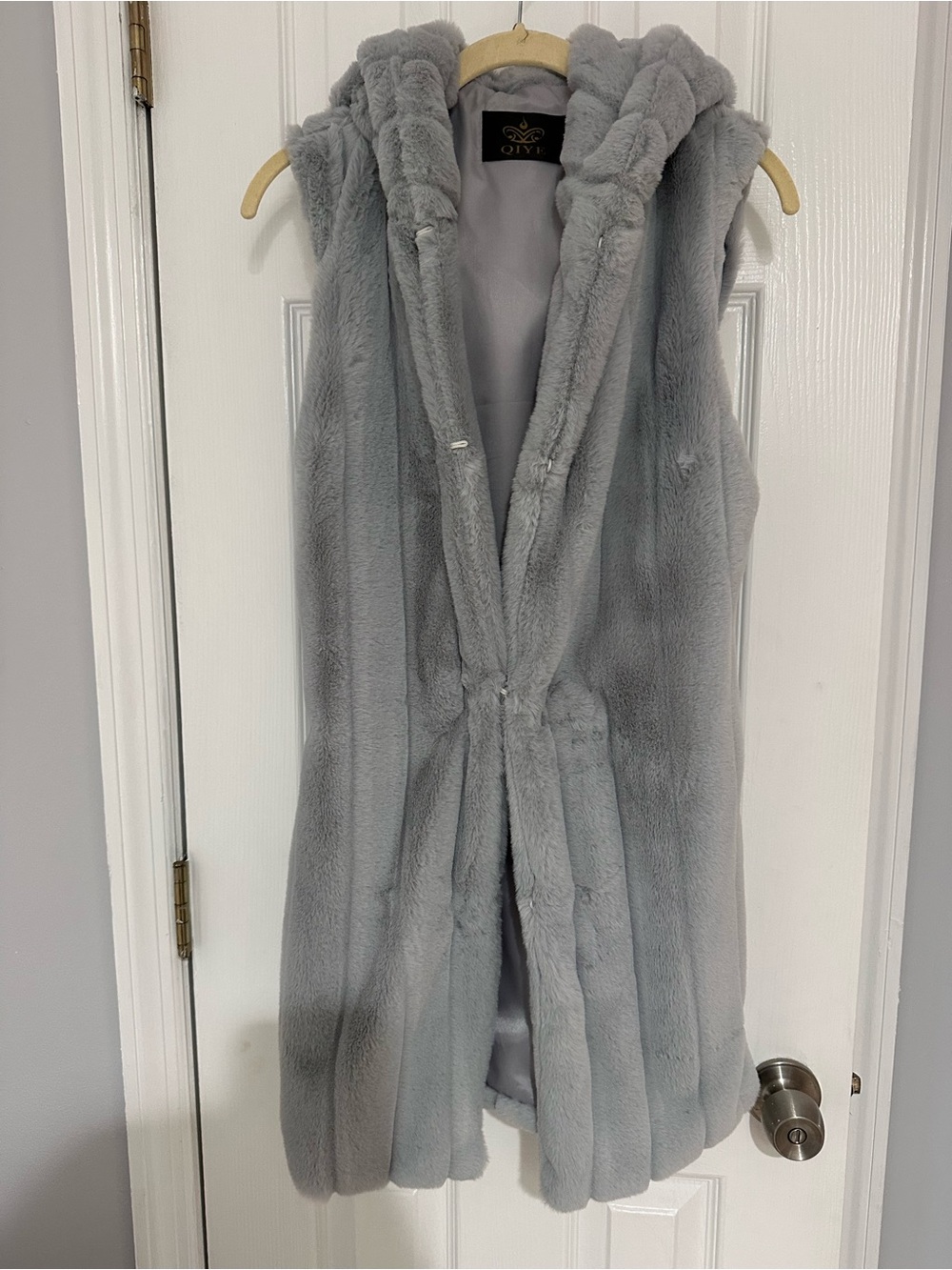 Hooded Faux Fur Sleeveless Vest — Light Gray